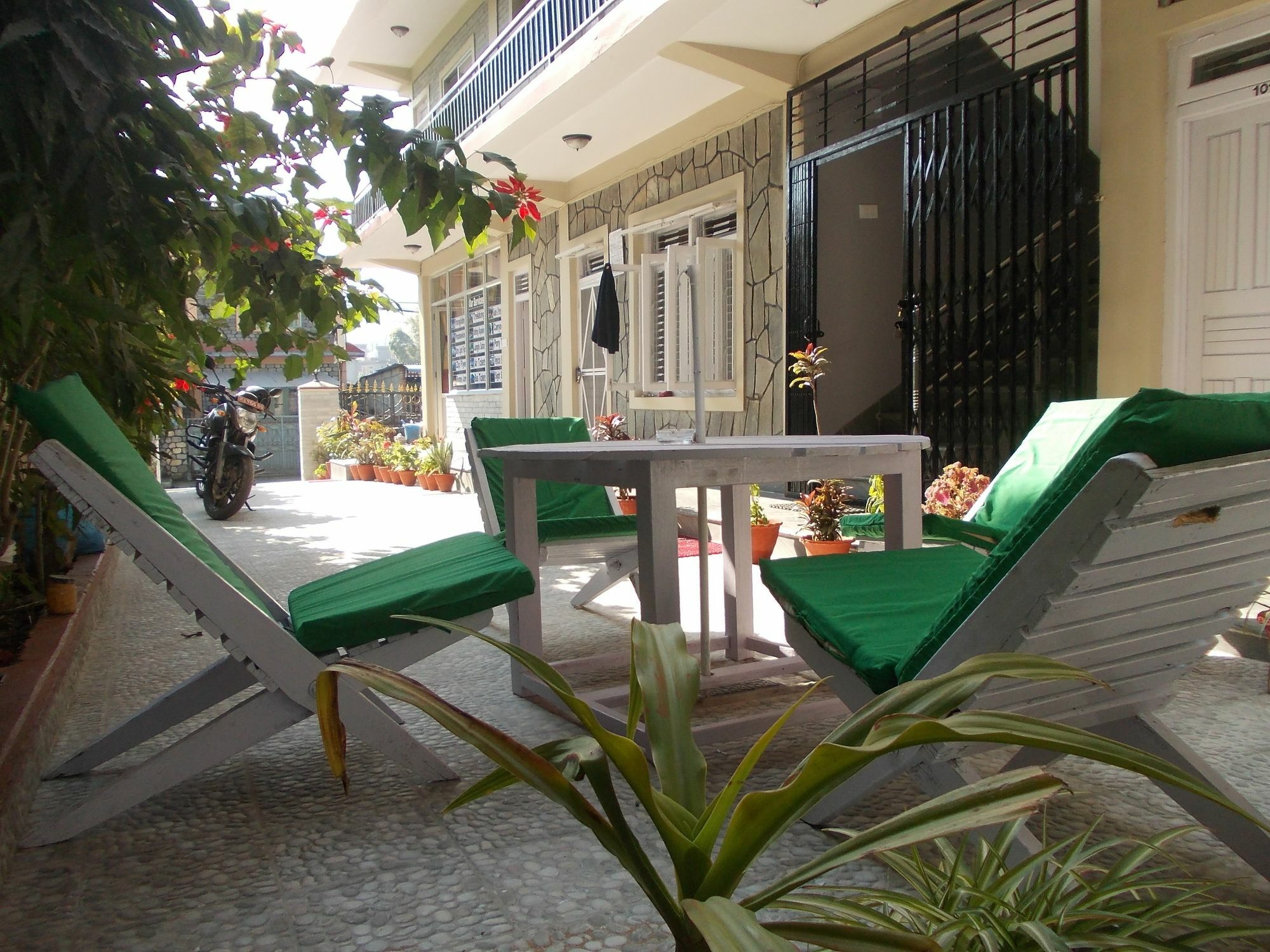 Harvest Moon Guest House Pokhara Exterior photo